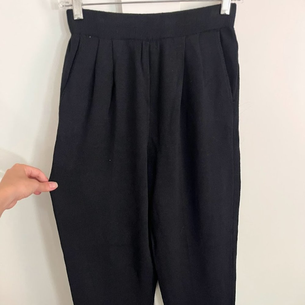 St. JOHN Black Finely Knit Pants